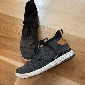 Merrell Black Knit Gridway Mid Shoes Women’s 9.5